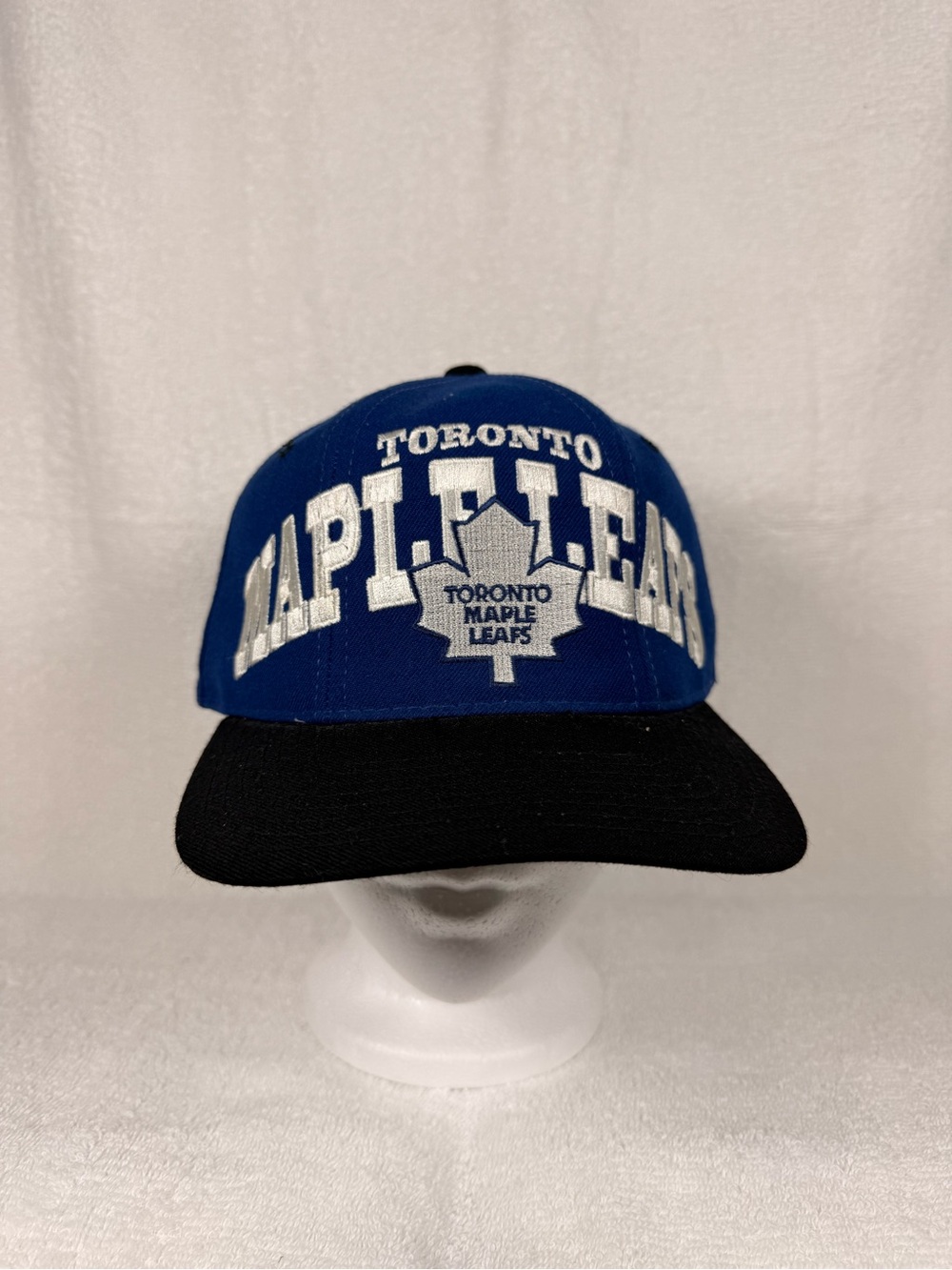 STARTER Toronto Maple Leafs Royal Blue and Black Snapback Cap